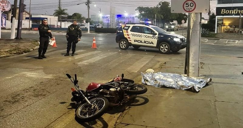 Menor em moto morre após colidir com Jeep e ser lançado contra poste em VG
