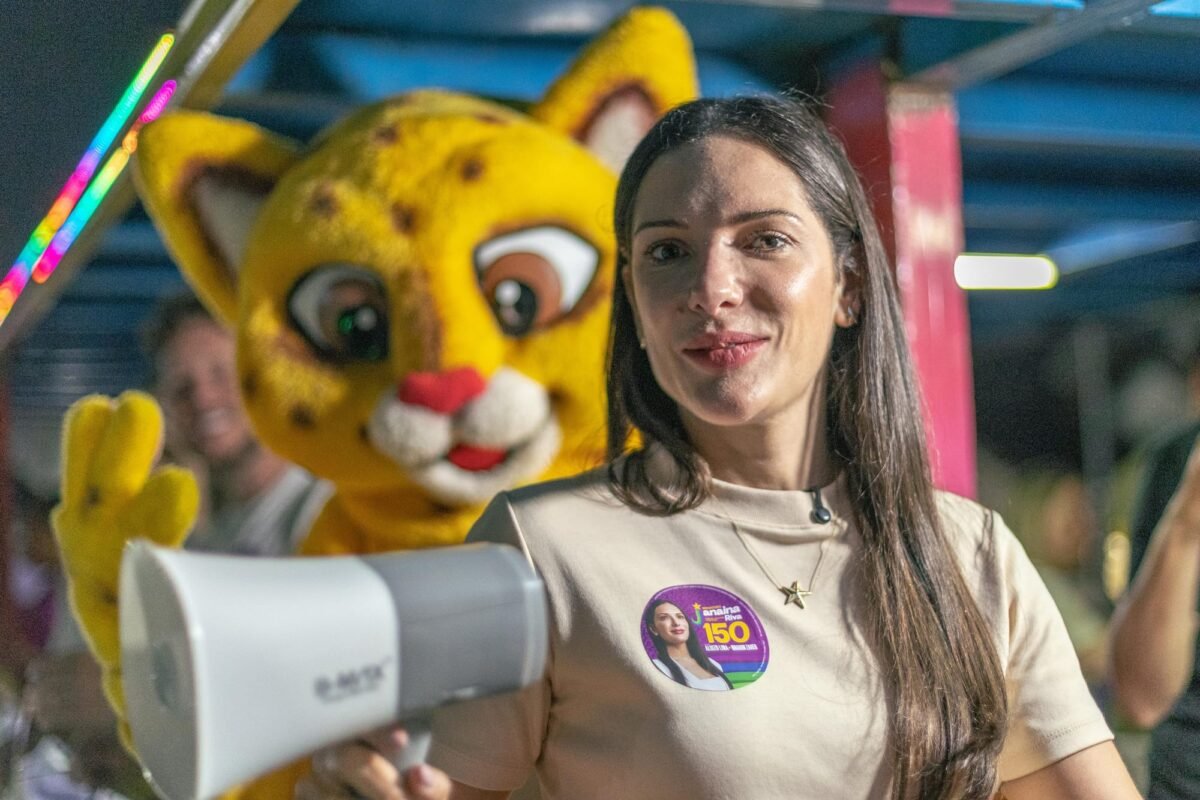 Campanha de Medeiros sofre revés após tenta ligar Janaina Riva à perda de tempo eleitoral