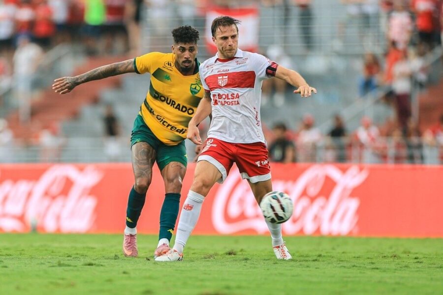 CRB goleia o Cuiabá por 3 a 0 e entra na briga direta pelo G6 da Série B