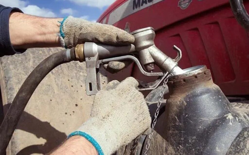 Diesel entra em outubro com subsídio de R$ 2,12, mas estoques duram 15 dias