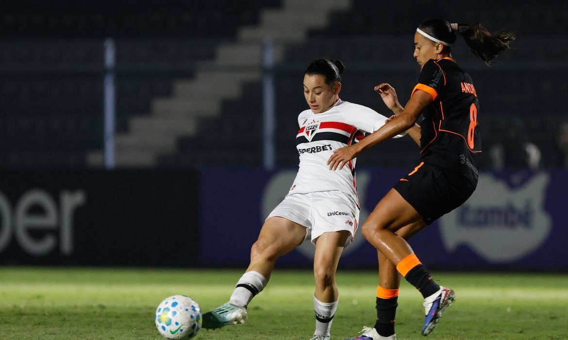 Corinthians e São Paulo duelam pelo título do Brasileirão Feminino