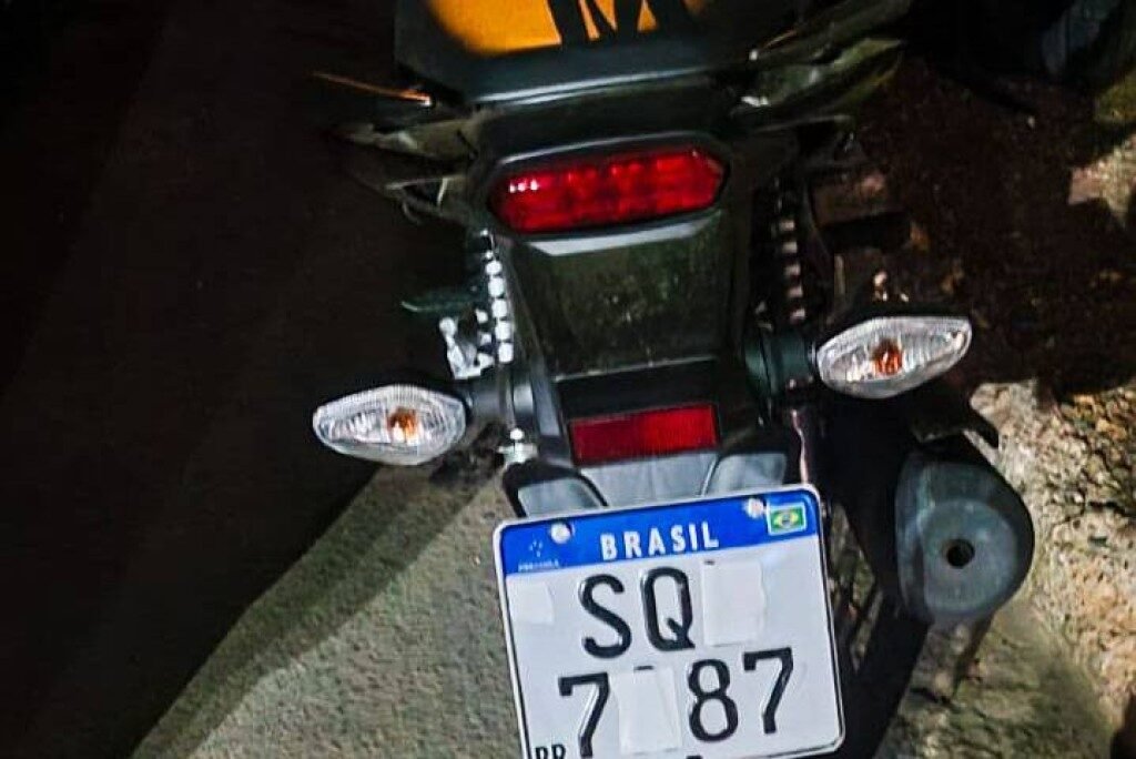 Guarda Municipal aborda moto com placa encoberta em Várzea Grande