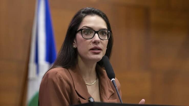 Janaina denuncia oferta de até R$ 7 mil por vídeos contra ela e leva caso à Polícia Federal