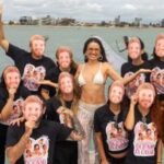 Juliette celebra despedida de solteiro em praia e brinca: ‘Disse que não ia casar’