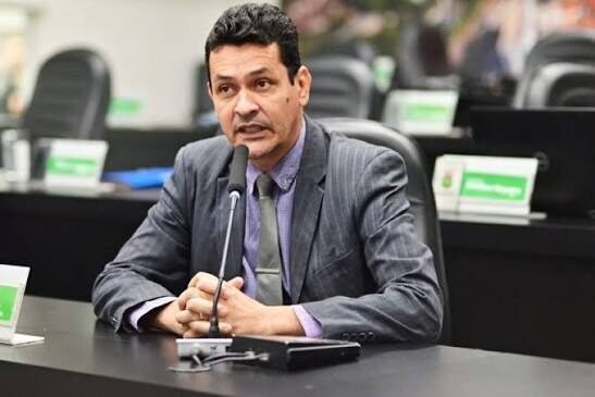Kássio aguarda sinalização de Abílio para definir voto e se isola no Podemos