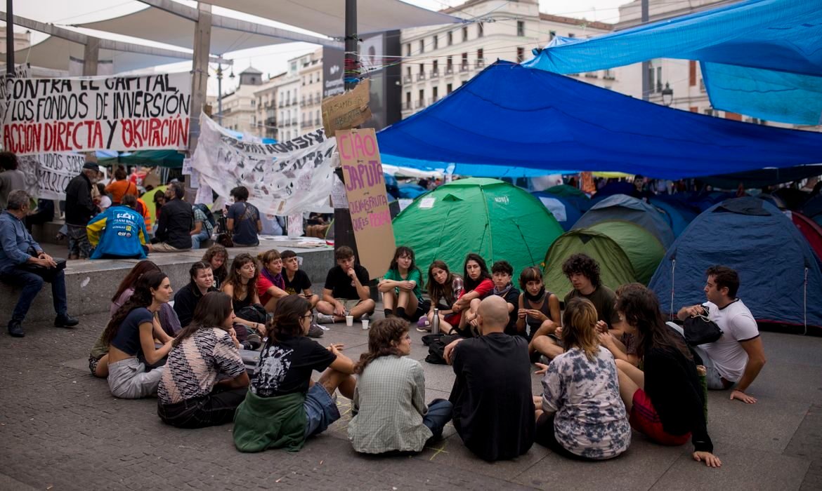 Protestos em Madri entram no 3º dia após despejo de aposentada