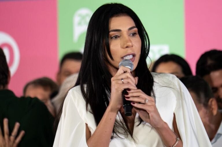 TRE multa ex-primeira-dama por fazer campanha em supermercado em MT