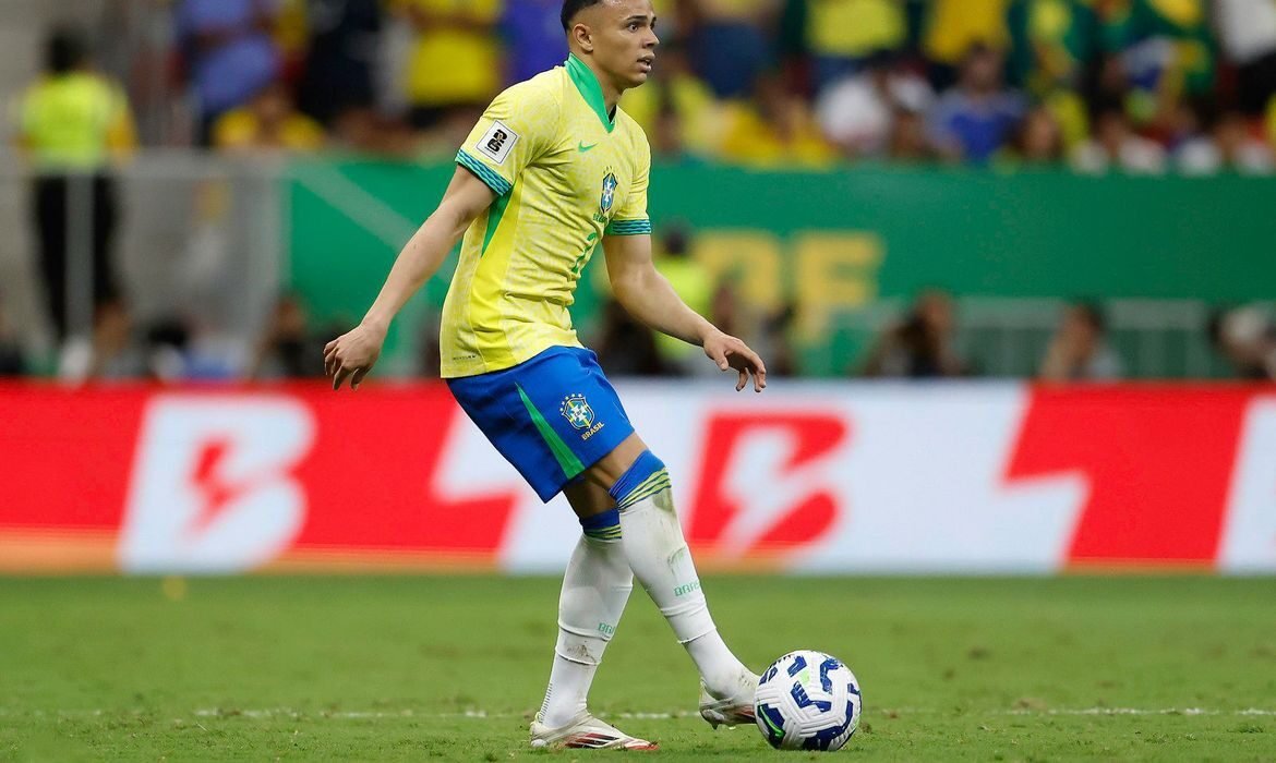 Vanderson é convocado pela seleção brasileira após lesão de Wesley